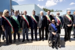 Il Presidente della Repubblica Sergio Mattarella con le autorità locali nel corso della visita all'Istituto Omnicomprensivo "Romolo Capranica"
