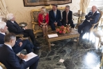 Il Presidente della Repubblica Sergio Mattarella  con il Sen. Avv. Juliane UNTERBERGER, Presidente del Gruppo Parlamentare per le Autonomie (SVP-PATT,UV) del Senato della Repubblica, accompagnata dal Sen. Dott. Albert LANIÉCE, Vice Presidente (UV) ed il Sen. Gianclaudio BRESSA, componente del Gruppo Parlamentare per le Autonomie
