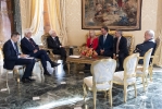 Il Presidente della Repubblica Sergio Mattarella  con il Sen. Avv. Juliane UNTERBERGER,
Presidente del Gruppo Parlamentare per le Autonomie (SVP-PATT,UV) del Senato della Repubblica, accompagnata dal Sen. Dott. Albert LANIÉCE, Vice Presidente (UV) ed il Sen. Gianclaudio BRESSA, componente del Gruppo Parlamentare per le Autonomie