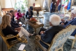  Il Presidente della Repubblica Sergio Mattarella  con la Sen. Dott.ssa Loredana DE PETRIS,
Presidente del Gruppo Parlamentare Misto del Senato della Repubblica, con il Vice Presidente del Gruppo Misto Sen. Dott. Riccardo NENCINI, rappresentante della componente “PSI”, al Sen. Dott. Pietro GRASSO, rappresentante della componente “Liberi e Uguali”, alla Sen. Prof.ssa Emma BONINO, rappresentante della componente “Più Europa con Emma Bonino” e al Sen. Dott. Ricardo Antonio MERLO, rappresentante della componente “MAIE – Movimento Associativo Italiani all’Estero”
