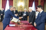 Il Presidente della Repubblica Sergio Mattarella con il gen. Sergio Costa, Ministro dell'Ambiente e della Tutela del Territorio e del Mare, in occasione del giuramento
