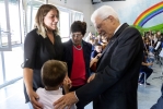 Il Presidente della Repubblica Sergio Mattarella in occasione dell’inaugurazione dell’anno scolastico 2019/2020 con la Signora Alena, mamma di Marya Chernova, la bambina deceduta nel sisma del 2009, 