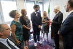 Il Presidente della Repubblica Sergio Mattarella in occasione dell’intervento all’inaugurazione dell’anno scolastico 2019/2020 con la Dott.ssa Silvia Frezza, Rappresentante Comitato Oltre il MUSP; Dott. Massimo Prosperococco, Rappresentante Comitato Scuole Sicure; Sig. Tommaso Cortellessa, Studente del Liceo Cotugno de L’Aquila