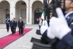 Il Presidente della Repubblica, Sergio Mattarella, con il Presidente della Repubblica Federale di Germania, Frank-Walter Steinmeier, in Visita di Stato, durante gli onori militari