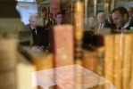 Copenaghen - Il Presidente della Repubblica Sergio Mattarella con la Signora Mette Frederiksen, Primo Ministro del Regno di Danimarca, nella Biblioteca del Palazzo Christiansborg