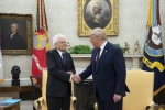 Il Presidente della Repubblica Sergio Mattarella allo Studio Ovale con il Presidente degli Stati Uniti d’America, Donald Trump, in occasione della Visita Ufficiale negli Stati Uniti d'America   
