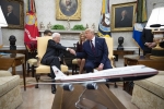 Il Presidente della Repubblica Sergio Mattarella allo Studio Ovale con il Presidente degli Stati Uniti d’America, Donald Trump, in occasione della Visita Ufficiale negli Stati Uniti d'America   
