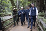 Il Presidente Sergio Mattarella al Parco Nazionale Muir Woods,con il Governatore della California Gevin Newsom,in occasione della Visita Ufficiale negli Stati Uniti d'America 

