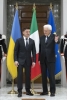 Il Presidente Sergio Mattarella con il Presidente di Ucraina, S.E. il Signor Volodymyr Oleksandrovych Zelenskyy.
