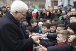 Il Presidente Sergio Mattarella a Teramo riceve il saluto della cittadinanza  
