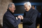 Il Presidente della Repubblica Sergio Mattarella con  Enrico Pieri, Presidente dell’Associazione Martiri di Sant’Anna di Stazzema, alla cerimonia per il cinquantesimo anniversario del conferimento della medaglia d’oro al valor militare al Comune di Stazzema
