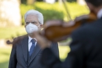 Il Presidente della Repubblica Sergio Mattarella durante il "Concerto dedicato alle vittime del coronavirus" 
