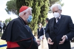 Il Presidente della Repubblica Sergio Mattarella al Centro di spiritualità e convegni “Mondo Migliore” di Rocca dei Papi, con S.E. Rev.ma il Cardinale Gualtiero Bassetti, Presidente della Conferenza Episcopale Italiana, in occasione della cerimonia di commemorazione del Sindaco del Comune di Rocca di Papa, Dott. Emanuele Crestini
