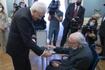 Il Presidente della Repubblica Sergio Mattarella  conferisce a Boris Pahor l’onorificenza di Cavaliere di Gran Croce dell’Ordine al Merito della Repubblica Italiana
