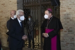 Il Presidente della Repubblica Sergio Mattarella a Ravenna con S.E. Rev.ma Mons. Lorenzo Ghizzoni,Arcivescovo di Ravenna – Cervia, in occasione dell'apertura dell'anno celebrativo per il settimo centenario della morte di Dante Alighieri
