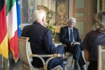 Il Presidente Sergio Mattarella,con il Presidente della Repubblica Federale di Germania Frank-Walter Steinmeier durante i colloqui