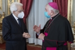 Il Presidente Sergio Mattarella con S.E. Rev.ma Mons. Emil Paul Tscherrig, Decano del Corpo Diplomatico - Nunzio Apostolico, al termine della cerimonia per lo scambio degli auguri di fine anno con il Corpo Diplomatico