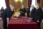 Roma - Il Presidente della Repubblica Sergio Mattarella e il Presidente del Consiglio Mario Draghi durante il giuramento dell'Onorevole Federico D’Incà, al quale è conferito l’incarico per i rapporti con il Parlamento. 
