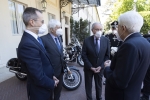 Il Presidente Sergio Mattarella durante la consegna delle moto Guzzi V85TT al reggimento Corazzieri,in occasione del 100° anniversario di Moto Guzzi
