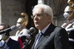 Il Presidente della Repubblica Sergio Mattarella in Piazza del Duomo a Cremona in occasione dello scoprimento di una targa a ricordo delle vittime del Covid-19.
