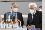 
Il Presidente della Repubblica Sergio Mattarella nel laboratorio didattico dell'Università Cattolica del sacro Cuore, con il Prof.Lorenzo Morelli, Direttore del Dipartimento in scienze e tecnologie alimentari per una filiera agroalimentare sostenibile