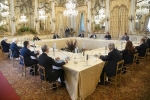 Il Presidente Sergio Mattarella con i Capitani Reggenti della Repubblica di San Marino, LL.EE. Gian Carlo Venturini e Marco Nicolini,nel corso dei colloqui con le delegazioni ufficiali

