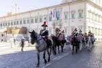 Il Cambio solenne della Guardia d'Onore da parte del Reggimento Corazzieri a cavallo con la Fanfara del IV Reggimento Carabinieri a cavallo, in occasione della Festa della Repubblica