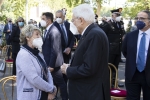 Il Presidente Sergio Mattarella saluta Gabriella Ciampi,figlia del Presidente Emerito della Repubblica Carlo Azeglio Ciampi,in occasione della cerimonia di intitolazione di “Largo Carlo Azeglio Ciampi: Presidente della Repubblica (1920-2016)"
