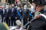 Il Presidente Sergio Mattarella con il Ministro della Difesa Lorenzo Guerini, nel corso della cerimonia di deposizione di una corona d’alloro 
all’Altare della Patria, in occasione della Festa Nazionale della Repubblica 