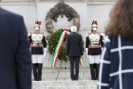 Il Presidente Sergio Mattarella in occasione della deposizione di una corona d’alloro all’Altare della Patria per la Festa Nazionale della Repubblica