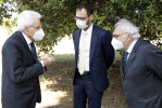 Il Presidente Sergio Mattarella accolto al suo arrivo a Castelporziano da  Stefano Patuanelli, Ministro delle politiche agricole, alimentari e forestali e da Patrizio Bianchi, Ministro dell’istruzione, in occasione della celebrazione della 1^ Festa dell’educazione alimentare nelle scuole, a cura di Coldiretti