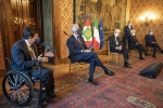 Il Presidente della Repubblica Sergio Mattarella durante l'incontro con Giovanni Malagò, Presidente del CONI e Luca Pancalli Presidente del Comitato Italiano Paralimpico ,unitamente ad una delegazione del comitato organizzatore delle Olimpiadi di Milano-Cortina 2026
