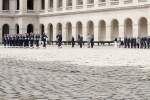 Il Presidente della Repubblica Sergio Mattarella all'Hôtel des Invalides,durante gli onori militari,in occasione della visita di Stato nella Repubblica di Francia. 
