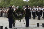 Il Presidente della Repubblica Sergio Mattarella all’Arc de Triomphe, durante la cerimonia di deposizione di una corona di fiori al Monumento del Milite Ignoto