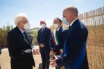 Il Presidente Sergio Mattarella a Ventotene, con Daniele Leodori, Vice Presidente della Regione Lazio, Gerardo Santomauro, Sindaco di Ventotene, e Carlo Medici, Presidente della Provincia di Latina, in occasione del 40° seminario per la formazione federalista europea,nell’80° anniversario del Manifesto di Ventotene
