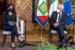 Il Presidente Sergio Mattarella con l'On. Fabiana Dadone, Ministro per le Politiche Giovanili, in occasione dell'incontro con il con il Comitato per gli Anniversari di Interesse Nazionale
