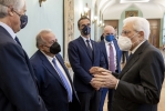 Il Presidente Sergio Mattarella con Giovanni Malagò, Presidente del Comitato Olimpico Nazionale Italiano e Giuseppe Manfredi, Presidente della Federazione Italiana Pallavolo, poco prima dell'incontro con la Nazionale italiana di pallavolo femminile e maschile