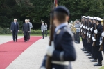 Il Presidente Sergio Mattarella con il Presidente della Repubblica Federale di Germania Frank-Walter Steinmeier, durante gli onori militari in occasione della visita Ufficiale 

