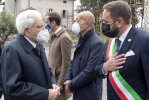 Il Presidente Sergio Mattarella con Massimiliano Fedriga, Presidente della Regione Autonoma Friuli Venezia Giulia, Massimo Marchesiello, Prefetto di Udine e Emanuele Zorino, Sindaco di Aquileia, in occasione della deposizione di una corona d’alloro al cimitero degli Eroi di Aquileia