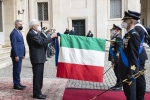 Il Presidente Sergio Mattarella conferisce l'onorificenza di Cavaliere dell'Ordine Militare d'Italia alla Bandiera di Guerra del 6° Stormo dell’Aeronautica Militare