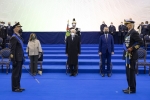 Il Presidente della Repubblica Sergio Mattarella durante la cerimonia di avvicendamento del Capo di stato maggiore della difesa,Gen. S.A. Enzo Vecciarelli e Amm. Sq. Giuseppe Cavo Dragone,rispettivamente Capo di Stato Maggiore della Difesa uscente e subentrante 
