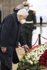 Algeri - Il Presidente della Repubblica Sergio Mattarella nel corso della deposizione di una corona di fiori al Monumento del Martire