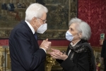 Il Presidente della Repubblica Sergio Mattarella con la Sig.ra Vittoria Michitto Leone moglie del Presidente Emerito della Repubblica Sen. Giovanni Leone 
