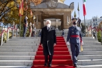 Madrid - Il Presidente della Repubblica Sergio Mattarella in occasione della deposizione di una corona al Monumento a los Caidos por Espana