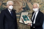 Il Presidente Sergio Mattarella con Giorgio Armani, in occasione della consegna dell’onorificenza di “Cavaliere di Gran Croce” dell’Ordine al Merito della Repubblica Italiana