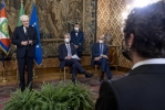 Il Presidente Sergio Mattarella nel corso dell'incontro con una delegazione della Federazione Motociclistica Italiana con i campioni del mondo 2021 vincitori delle competizioni a squadre nazionali