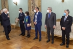 Il Presidente Sergio Mattarella  Luigi Di Maio, Ministro degli Affari Esteri e della Cooperazione Internazionale, Marina Sereni, Vice Ministro agli Affari Esteri e alla Cooperazione Internazionale,  Manlio Di Stefano, Sottosegretario di Stato agli Affari Esteri e alla Cooperazione Internazionale, Benedetto Della Vedova, Sottosegretario di Stato agli Affari Esteri e alla Cooperazione Internazionale e Ettore Francesco Sequi, Segretario generale del Ministero degli Affari Esteri e della Cooperazione Internazionale, poco prima della cerimonia per lo scambio degli auguri di fine anno con il Corpo Diplomatico