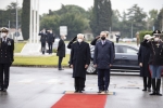 Il Presidente Sergio Mattarella e il Ministro della Difesa Lorenzo Guerini alla sede del Comando Operativo di vertice Interforze in occasione del collegamento in videoconferenza per rivolgere gli auguri ai contingenti militari italiani impegnati nei teatri di operazioni internazionali
