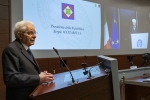 Il Presidente Sergio Mattarella alla sede del Comando Operativo di vertice Interforze in occasione del collegamento in videoconferenza per rivolgere gli auguri ai contingenti militari italiani impegnati nei teatri di operazioni internazionali 
