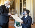 Il Presidente Sergio Mattarella consegna le insegne dell'OMRI a Luca Pancalli, Presidente del Comitato Italiano Paralimpico